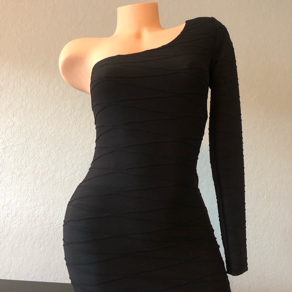 Guess black sexy bodycon dress sz small